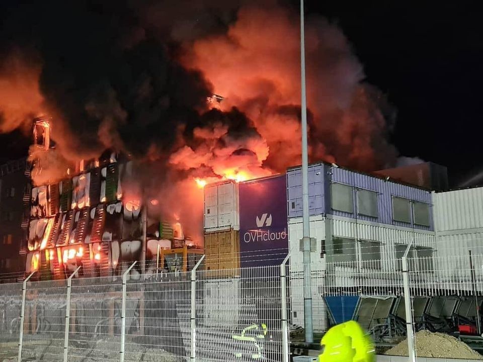 Dietro all’IA, l’onda imponente dei data center